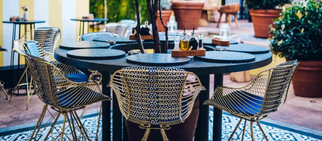 Ambijent restorana Ljubica na Dorćolu – bašta i enterijer 2