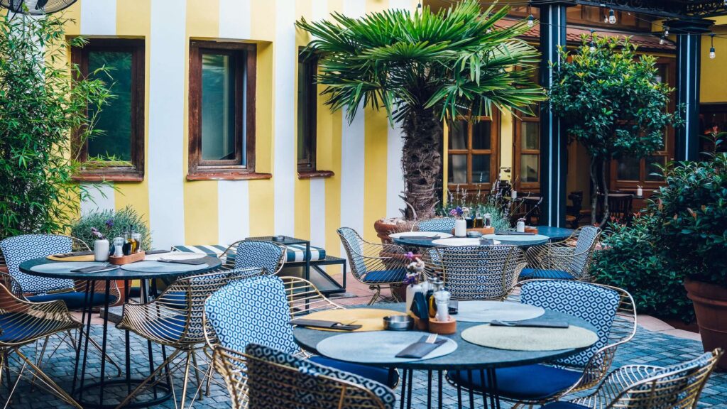 Ambijent restorana Ljubica na Dorćolu – bašta i enterijer 3